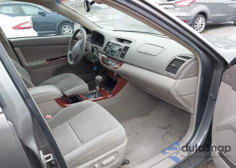 2005 Toyota Camry Xle z USA, uszkodzony, nr VIN 4T1BE30K45U607141